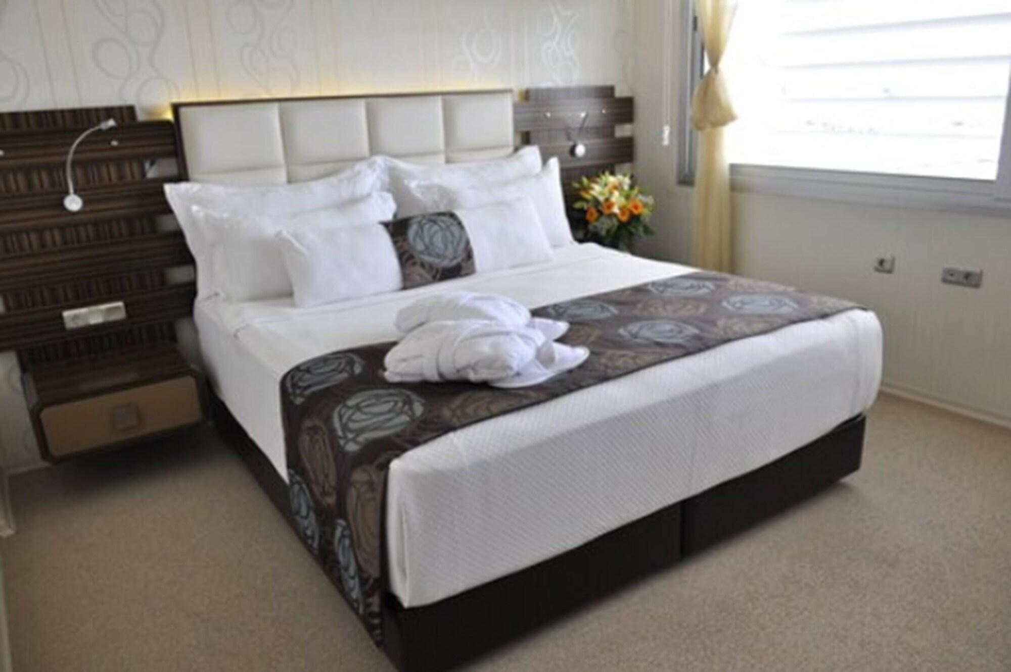 Orty Airport Hotel อิซมีร์ ภายนอก รูปภาพ